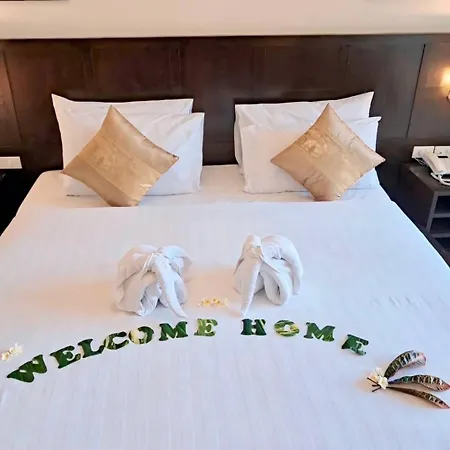 Club Bamboo Boutique Patong Beach Resort Экстерьер фото