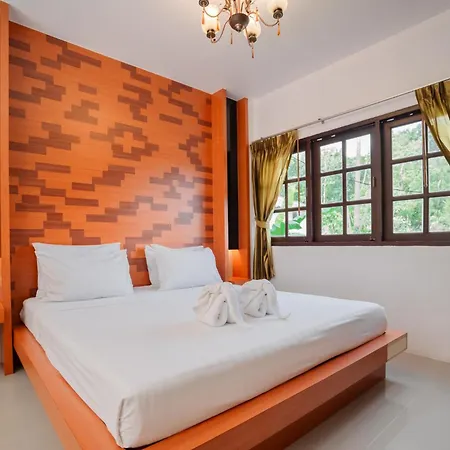 Club Bamboo Boutique Patong Beach Resort Экстерьер фото