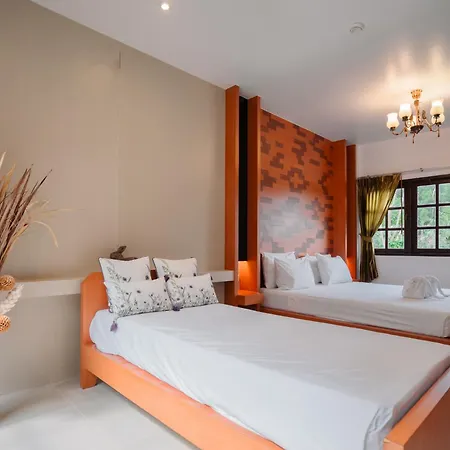 Club Bamboo Boutique Patong Beach Resort Экстерьер фото