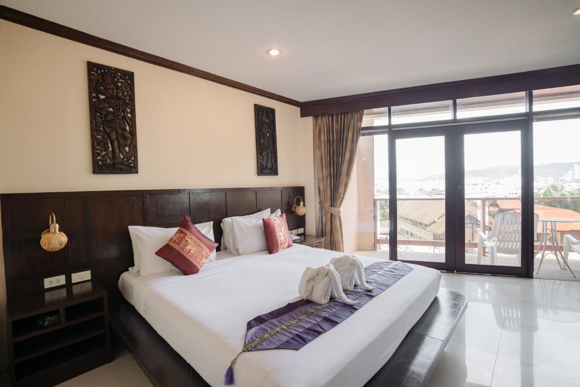 Resor Club Bamboo Boutique Patong